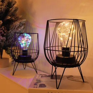 Decoratieve LED vogelkooi tafellamp van metaal gezellige sfeerlamp voor vakantie decor.