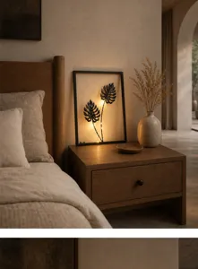 Dettaglio della lampada da parete decorativa in ferro battuto con luci LED per accogliente decorazione.