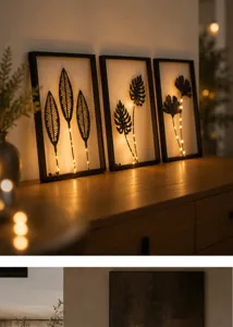 Vista dettagliata della decorazione da parete in ferro con luci calde su consolle in legno.