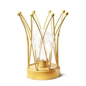 LED Kroonvorm Nachtlampje INS IJzeren Kunst Tafellamp Decoratieve Nachtkastje Licht Voor Slaapkamer Woonkamer Studeerkamer Bureau Ornament
