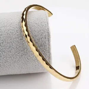 Bracelet Manchette Ouvert Plaqué Or 18K avec Visage Coupé pour Homme Bijou Géométrique Brillant