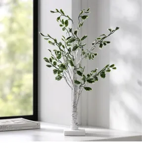 Vista detallada de la lámpara decorativa LED de rama de abedul, iluminación elegante.