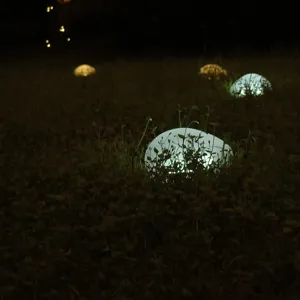 Zonne-steenlamp LED gazonlamp voor verlichting van tuin, binnenplaats en terras.