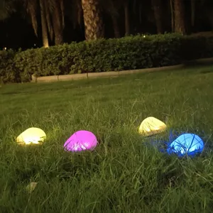 Solar LED steen licht voor buiten tuin gazon landschap decoratie met kleurrijk gloeiend effect.