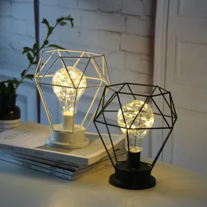 Moderne Geometrische Izerdraad LED Nachtlampje Diamant Metalen Tafellamp USB Opladen Batterij Gevoed Nachtkastje Decoratieve Lamp Voor Slaapkamer Kamer Decoratie