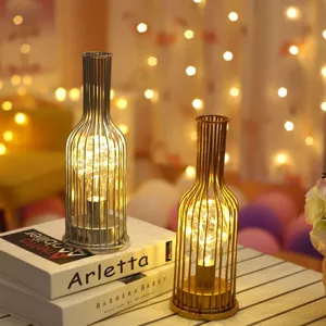 LED IJzeren Kunst Creatieve Tafellamp Retro Wijnfles Vorm Decoratief Licht Voor Bar INS Stijl USB Opladen Sfeer Nachtlampje
