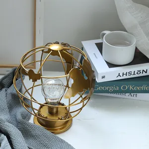 Gouden ijzeren LED wereldbol nachtlampje, decoratieve Europese tafellamp voor woonkamer.