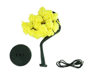 LED gele rozen boom licht component set met bloemtak, basis en USB-kabel voor thuis.