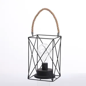 Moderne industriële draad lantaarn tafellamp met hennep touw handvat en LED sfeerlichten decor