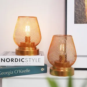 Lámpara de mesa LED de malla de alambre de hierro oro rosa luz decorativa para dormitorio y sala