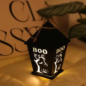 Halloween decoratieve LED hangende lantaarn met griezelig BOO uitsnijdingsontwerp voor feest.