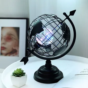 LED Wereldbol Nachtlampje Metalen Decoratieve Tafellamp Creatief Bureau Ornament Huis
