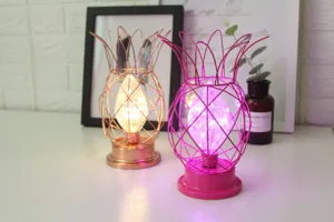 LED minimalistische ananas nachtlamp detail, creatieve draad tafellamp voor kamerdecoratie.