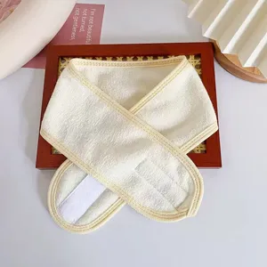 Diadema de maquillaje de tela de felpa suave con velcro seguro para la rutina facial diaria.