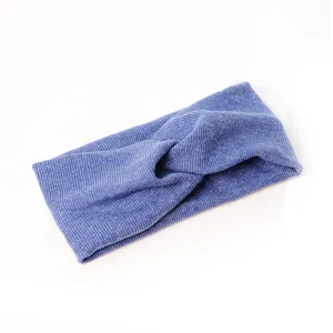 Bandeau croisé en tricot bleu, accessoire de cheveux doux absorbant la sueur pour le sport.