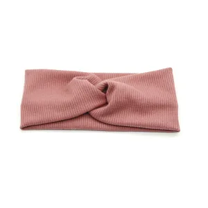 Détail bandeau torsadé en tricot, bandeau élastique doux pour lavage du visage et sport.