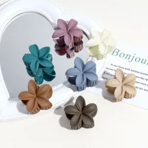Matte Bonbonfarben Lilien Blume Haarklammern, süße Mini Haifischklammer Haarschmuck.