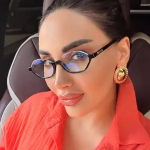 Gafas de sol poligonales de montura pequeña para un estilo moderno, urbano y muy elegante.