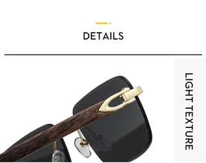 Lunettes de soleil carrées sans monture avec branches effet bois et détails de charnière dorés.