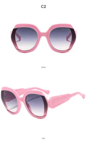 Elegantes lunettes de soleil oversize roses pour femmes avec verres dégradés pour protection.