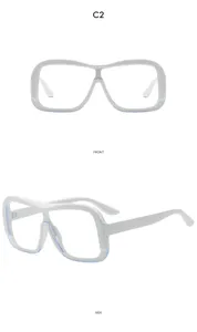 Grosse Blaulichtfilter Brille mit dickem weissen Gestell fuer stilvolle Damen Outdoor.
