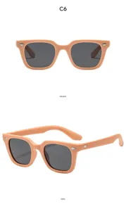 Detailansicht von Kindersonnenbrille aus Silikon in Quadratform mit Nieten in C6, Front und Seite.