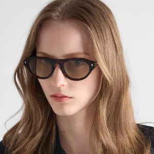 Lunettes de Soleil Œil de Chat Ovales Vintage pour Femmes Rétro Individuelles de Mode Extérieure avec Protection UV400 Clous de Riz en Métal