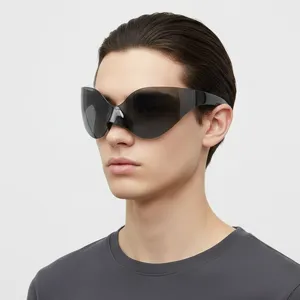 Futuristische Punk Schild Sonnenbrille für Herren, übergroße Designer Brille Frontansicht.