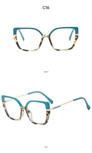 Schicke Katzenaugen-Brille mit blauem Schildpatt-Gestell und feinen Metallbügeln.