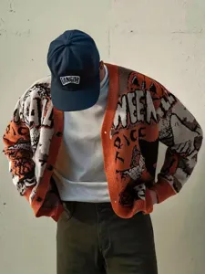 Dettaglio cardigan in maglia zucca fantasma di Halloween, stile maglione unico.