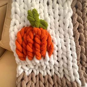 Couverture en tricot épais faite main avec design de citrouille mignon plaid chenille doux canapé.