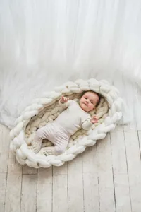 Handgefertigter klobiger Strick Neugeborenen Fotografie Baby Nest Korb Requisite weiß