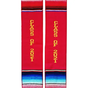 Étole de remise des diplômes mexicaine à rayures colorées et texte brodé Class of 2021.