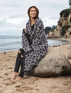 Coperta plaid con stampa leopardata grigia, coperta morbida calda per divano e letto.