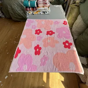 Cozy fleece plush blanket with cute floral pattern, soft knitted throw for sofa and bed daily use.