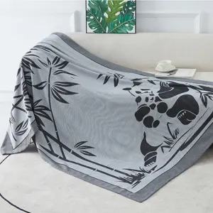 Gewebte Jacquard Sofadecke mit Panda und Bambus Muster gemütlicher Überwurf fürs Wohnzimmer