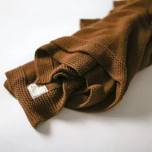 Braune Kinder Strickdecke, weiche Wolle Textur Kleinkind Überwurf, gemütliche Klimaanlagendecke.