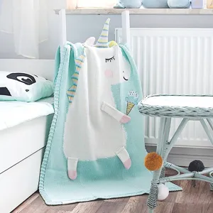 Bezaubernde gestrickte Einhorn Decke für Kinder, mit süßem 3D Design und weichem Material.