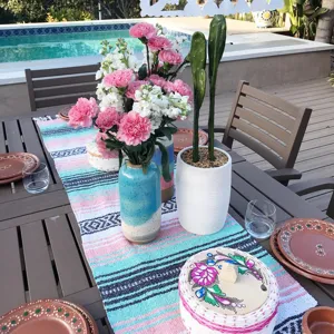 Chemin de table sarape mexicain couverture en coton géométrique à rayures colorées pour pique-nique.