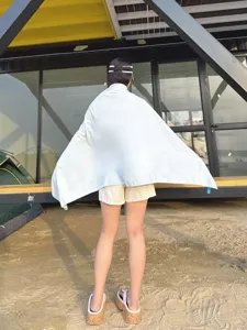 Cape de serviette de plage séchage rapide, serviette de sport portable légère pour voyage natation.