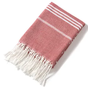 Asciugamano turco in jacquard rosso e bianco con frange, dettaglio coperta da spiaggia.