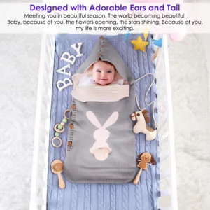 Baby Strick-Schlaftüte mit niedlichen Hasenohren und Schwanz Design für den Kinderwagen.