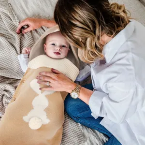 Gekonnter Baby-Schlafsack mit Hasen-Design, kuscheliger Kapuzen-Schlafsack für Kinderwagen.