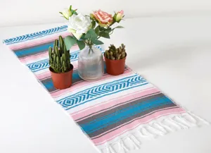 Runner da tavola messicano stile bohémien a righe geometriche, tessuto per decorazioni d'interni.