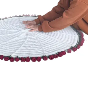 Handmade crochet round rug with red rose border white acrylic flower blanket home decor