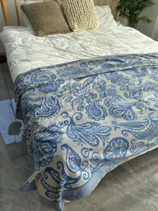 Plaid couverture jacquard tissé pour canapé lit, belle couverture décorative bleue blanche.