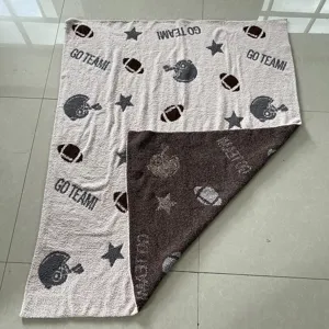 Morbida coperta jacquard con motivo calcistico, plaid in pile soffice per letto o divano.