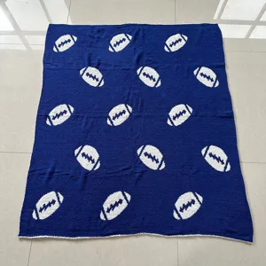Coperta in maglia blu con motivo di football bianco morbida coperta per divano letto