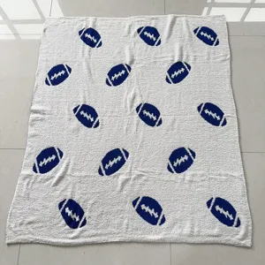Coperta in peluche lavorata a maglia con motivo football, morbida per la casa.