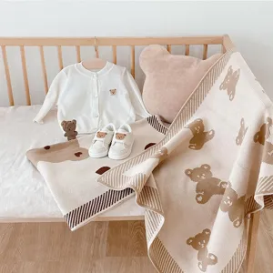 Couverture Tricotée en Jacquard de Coton Pur pour Enfants Motif Ours Cartoon Cœur Douce Chaud Couverture d'Emmaillotage